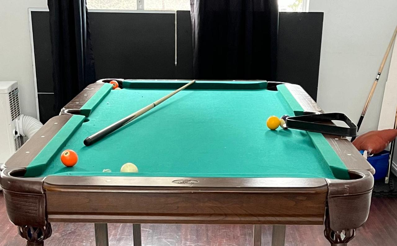 Vintage - 3 Bed House - North Surrey - Ping-Pong And Pool Table - Tv Cable Villa Dış mekan fotoğraf